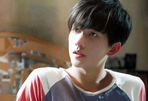 王大锤爆料杨洋视频播放,揭秘明星幕后故事 第1张 王大锤爆料杨洋视频播放,揭秘明星幕后故事 第1张